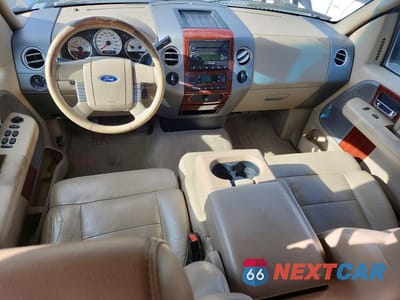 Zdjęcie 8 z 12 samochodu: 2006 FORD F150 SUPERCREW VIN:1FTPW145X6KC02351 - miniatura