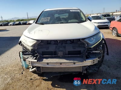 Piąte zdjęcie samochodu w środku: 2018 HONDA CR-V EX VIN:5J6RW1H56JL009131 - miniatura