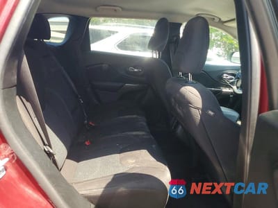 Zdjęcie 10 z 13 samochodu: 2019 JEEP CHEROKEE LATITUDE VIN:1C4PJLCBXKD203838 - miniatura