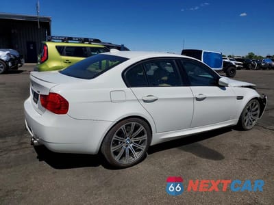Trzecie zdjęcie samochodu z tyłu: 2011 BMW M3 VIN:WBSPM9C50BE203354 - miniatura