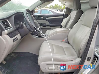 Zdjęcie 7 z 13 samochodu: 2019 TOYOTA HIGHLANDER XLE VIN:5TDJZRFH5KS568238 - miniatura