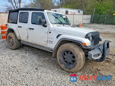 Czwarte zdjęcie samochodu z boku: 2018 JEEP WRANGLER UNLIMITED SAHARA VIN:1C4HJXEG8JW250373 - miniatura