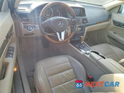 Zdjęcie 8 z 11 samochodu: 2012 MERCEDES-BENZ E 350 VIN:WDDKK5KF1CF144326 - miniatura