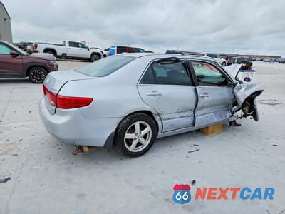 Trzecie zdjęcie samochodu z tyłu: 2005 HONDA ACCORD EX VIN:1HGCM56835A131342 - miniatura