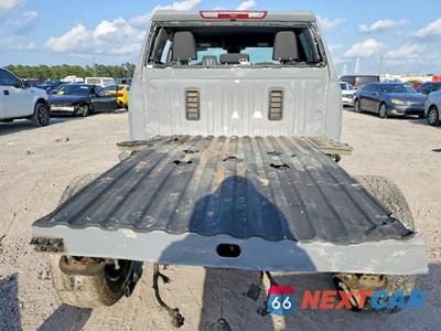 Zdjęcie 6 z 14 samochodu: 2025 CHEVROLET SILVERADO K2500 CUSTOM VIN:2GC4KMEY2S1186343 - miniatura