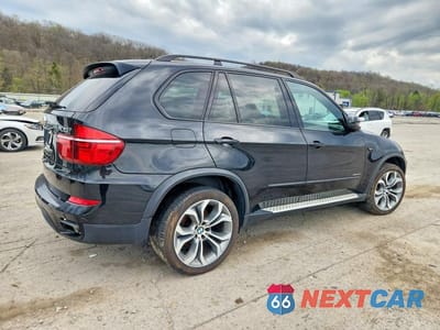 Trzecie zdjęcie samochodu z tyłu: 2013 BMW X5 XDRIVE50I VIN:5UXZV8C56D0C14562 - miniatura