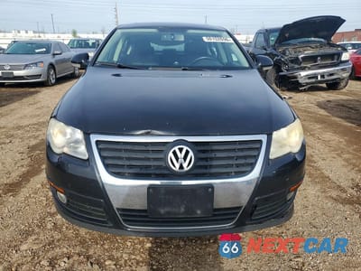 Piąte zdjęcie samochodu w środku: 2010 VOLKSWAGEN PASSAT KOMFORT VIN:WVWJK7AN6AE138082 - miniatura
