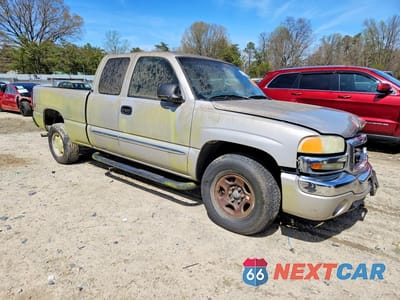 Czwarte zdjęcie samochodu z boku: 2004 GMC NEW SIERRA K1500 VIN:2GTEK19T841285141 - miniatura