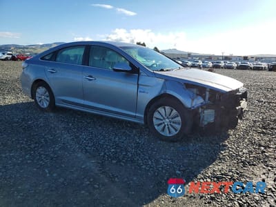Czwarte zdjęcie samochodu z boku: 2017 HYUNDAI SONATA HYBRID SE VIN:KMHE24L1XHA046724 - miniatura
