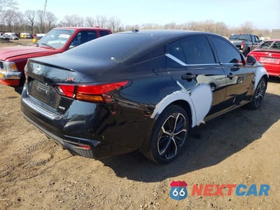 Trzecie zdjęcie samochodu z tyłu: 2023 NISSAN ALTIMA 2.5 SR VIN:1N4BL4CW0PN348021 - miniatura