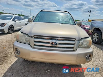 Piąte zdjęcie samochodu w środku: 2005 TOYOTA HIGHLANDER LIMITED VIN:JTEEP21A150087057 - miniatura