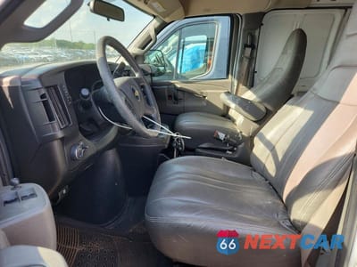 Zdjęcie 7 z 13 samochodu: 2020 CHEVROLET EXPRESS G2500 VIN:1GCWGAFP5L1134002 - miniatura