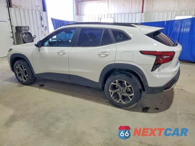 Drugie zdjęcie samochodu z przodu: 2025 CHEVROLET TRAX 1LT VIN:KL77LHEP9SC248756 - miniatura