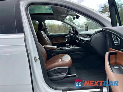 Piąte zdjęcie samochodu w środku: 2018 AUDI Q7 PREMIUM PLUS VIN:WA1LAAF78JD045051 - miniatura