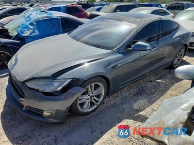 2013 TESLA MODEL S 5YJSA1CN4DFP08813 - główne zdjęcie licytacji z USA - miniatura