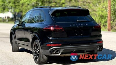 Trzecie zdjęcie samochodu z tyłu: 2017 PORSCHE CAYENNE VIN:WP1AA2A21HKA86947 - miniatura