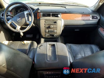 Zdjęcie 8 z 12 samochodu: 2007 GMC YUKON XL C1500 VIN:1GKFC16J17R329663 - miniatura