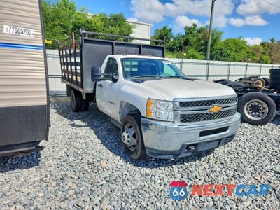 Czwarte zdjęcie samochodu z boku: 2014 CHEVROLET SILVERADO C3500 VIN:1GB3CZC85EF151712 - miniatura