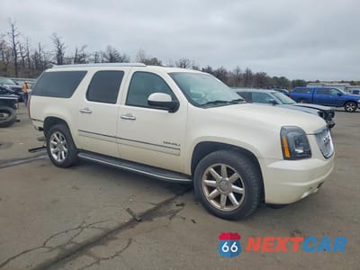 Czwarte zdjęcie samochodu z boku: 2010 GMC YUKON XL DENALI VIN:1GKUKMEF7AR138412 - miniatura