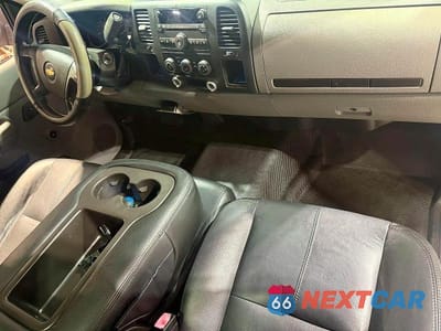 Zdjęcie 9 z 14 samochodu: 2008 CHEVROLET SILVERADO C1500 VIN:1GCEC14C28Z204734 - miniatura