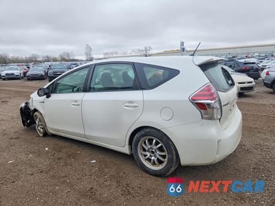 Drugie zdjęcie samochodu z przodu: 2015 TOYOTA PRIUS V TWO VIN:JTDZN3EUXFJ031751 - miniatura