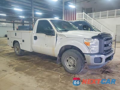 Czwarte zdjęcie samochodu z boku: 2015 FORD F250 SUPER DUTY UTILITY / SERVICE TRUCK VIN:1FDBF2A68FEC47733 - miniatura