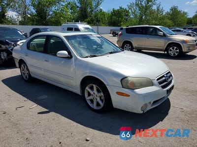 Czwarte zdjęcie samochodu z boku: 2003 NISSAN MAXIMA GXE VIN:JN1DA31D83T517621 - miniatura