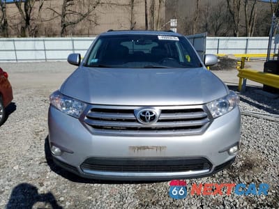 Piąte zdjęcie samochodu w środku: 2011 TOYOTA HIGHLANDER SE VIN:5TDBK3EH2BS088813 - miniatura