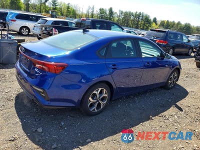 Trzecie zdjęcie samochodu z tyłu: 2019 KIA FORTE LXS VIN:3KPF24AD6KE130811 - miniatura