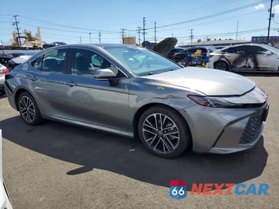 Czwarte zdjęcie samochodu z boku: 2025 TOYOTA CAMRY XLE VIN:4T1DAACK3SU547563 - miniatura