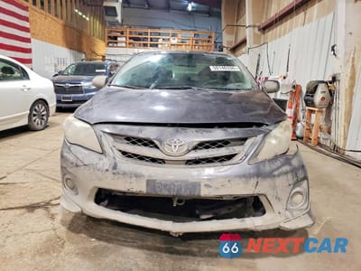 Piąte zdjęcie samochodu w środku: 2011 TOYOTA COROLLA S VIN:2T1BU4EE3BC606717 - miniatura