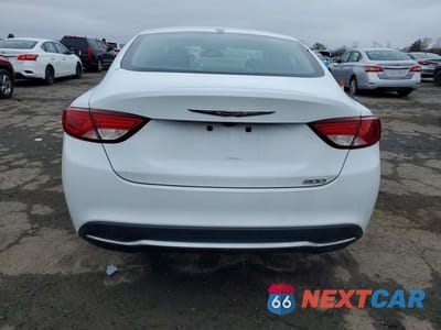 Zdjęcie 6 z 12 samochodu: 2015 CHRYSLER 200 LIMITED VIN:1C3CCCAB8FN749523 - miniatura