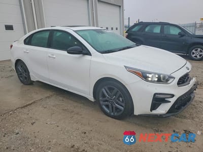 Czwarte zdjęcie samochodu z boku: 2021 KIA FORTE GT-LINE VIN:3KPF34AD2ME309797 - miniatura
