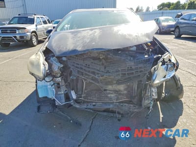 Piąte zdjęcie samochodu w środku: 2013 TOYOTA PRIUS FOUR VIN:JTDKN3DUXD1643142 - miniatura
