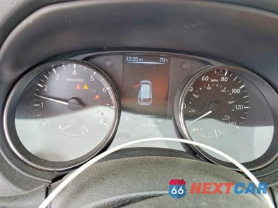 Zdjęcie 9 z 13 samochodu: 2017 NISSAN ROGUE SV VIN:JN8AT2MV2HW278179 - miniatura