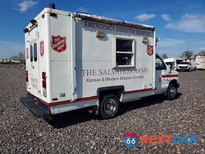 Trzecie zdjęcie samochodu z tyłu: 1993 FORD E350 AMBULANCE VIN:1FDKE37H7PHA02097 - miniatura