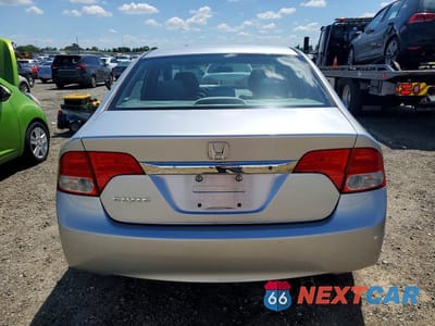 Zdjęcie 6 z 11 samochodu: 2009 HONDA CIVIC LX VIN:19XFA16589E023062 - miniatura