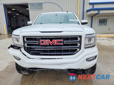 Piąte zdjęcie samochodu w środku: 2018 GMC SIERRA K1500 VIN:1GTV2LEC1JZ370813 - miniatura