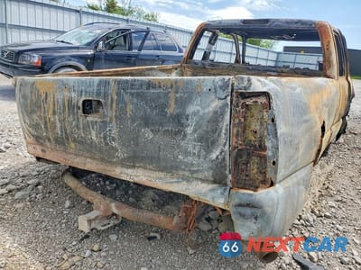 Zdjęcie 6 z 11 samochodu: 2001 CHEVROLET SILVERADO K2500 HEAVY DUTY VIN:1GCHK29U61E247817 - miniatura