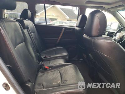 Zdjęcie 11 z 13 samochodu: 2013 TOYOTA HIGHLANDER SE VIN:5TDBK3EH3DS195548 - miniatura