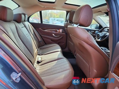 Zdjęcie 10 z 12 samochodu: 2017 MERCEDES-BENZ E 300 4MATIC VIN:WDDZF4KB7HA131109 - miniatura