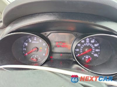 Zdjęcie 9 z 12 samochodu: 2017 KIA SEDONA L VIN:KNDMA5C14H6285617 - miniatura