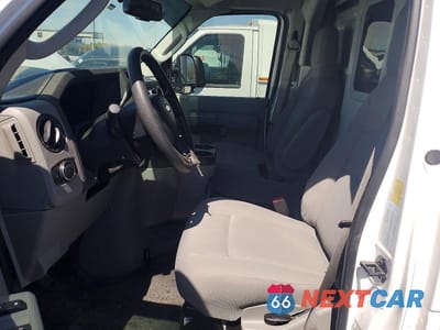 Zdjęcie 7 z 11 samochodu: 2025 FORD E350 UTILITY / SERVICE TRUCK VIN:1FDWE3FN4SDD31221 - miniatura