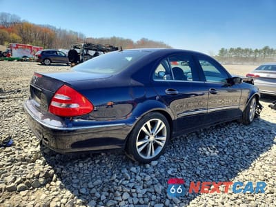 Trzecie zdjęcie samochodu z tyłu: 2003 MERCEDES-BENZ E 320 VIN:WDBUF65JX3A201826 - miniatura