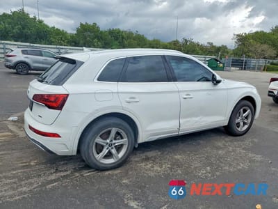 Trzecie zdjęcie samochodu z tyłu: 2021 AUDI Q5 PREMIUM VIN:WA1AAAFY0M2099749 - miniatura