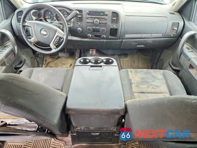 Zdjęcie 8 z 12 samochodu: 2011 CHEVROLET SILVERADO K1500 LT VIN:3GCPKSE38BG369114 - miniatura
