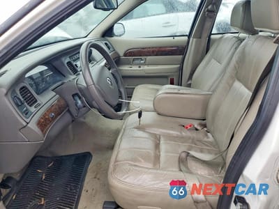 Zdjęcie 7 z 12 samochodu: 2010 MERCURY GRAND MARQUIS VIN:2MEBM7FV6AX630115 - miniatura