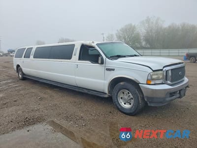 Czwarte zdjęcie samochodu z boku: 2004 FORD EXCURSION XLT VIN:1F1NU40S04EC36250 - miniatura