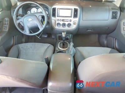 Zdjęcie 8 z 12 samochodu: 2005 FORD ESCAPE XLS VIN:1FMYU02Z55KB35520 - miniatura