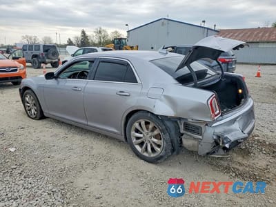 Drugie zdjęcie samochodu z przodu: 2015 CHRYSLER 300 LIMITED VIN:2C3CCARG4FH899416 - miniatura